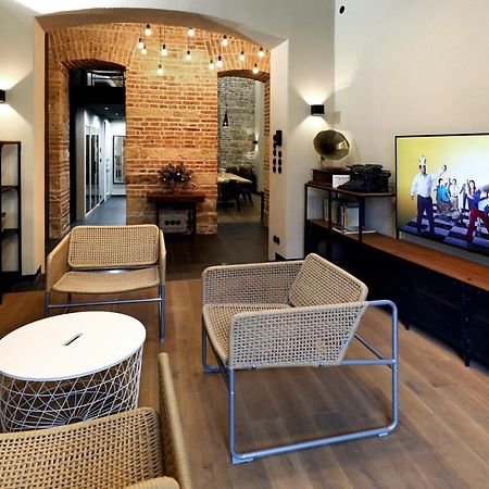American Loft In The Heart Of Прага Экстерьер фото